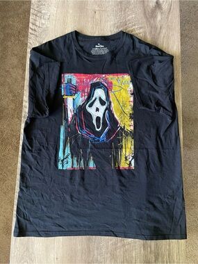 Hot Topic Black Short-Sleeve Tee with Multicolor Scream Mask Graphic
